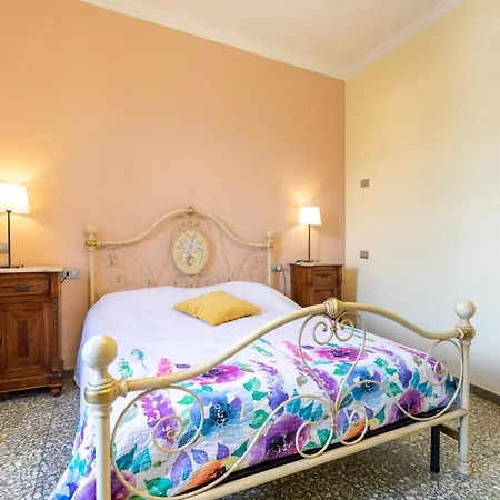 לינה וארוחת בוקר Semplicemente B&B Palazzo Deca Capolona